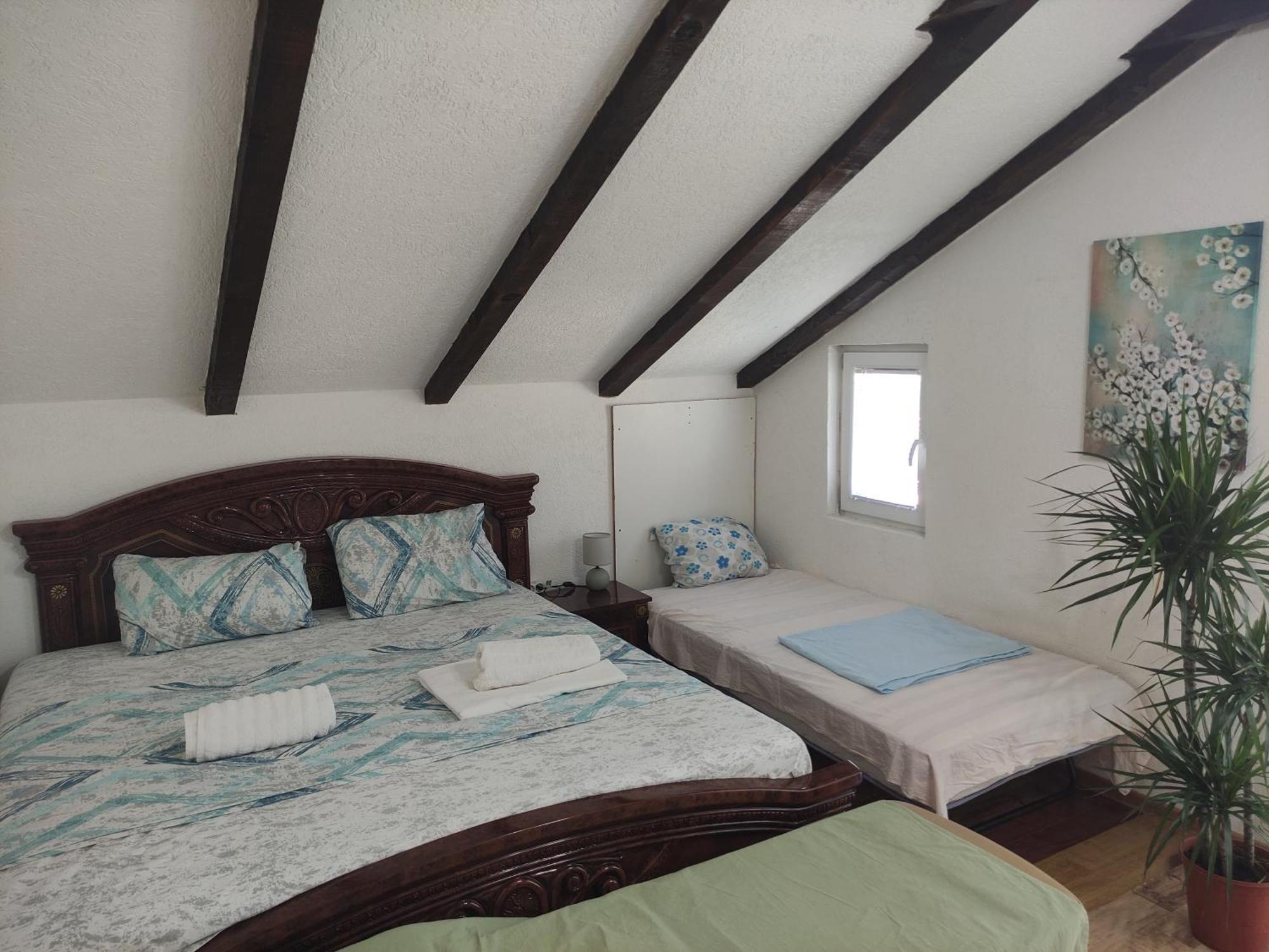 Green Valley Kotor Room photo
